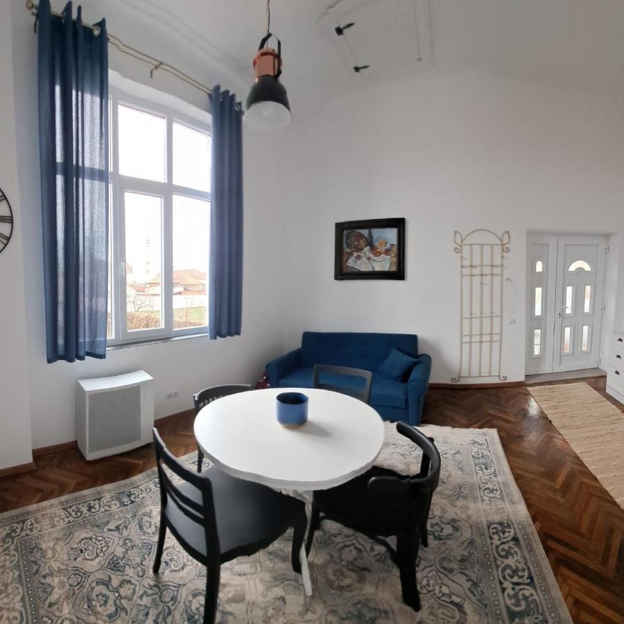 Weisz Apartment-City Center-Free Private Parking,Wifi,Ac Carei Dış mekan fotoğraf