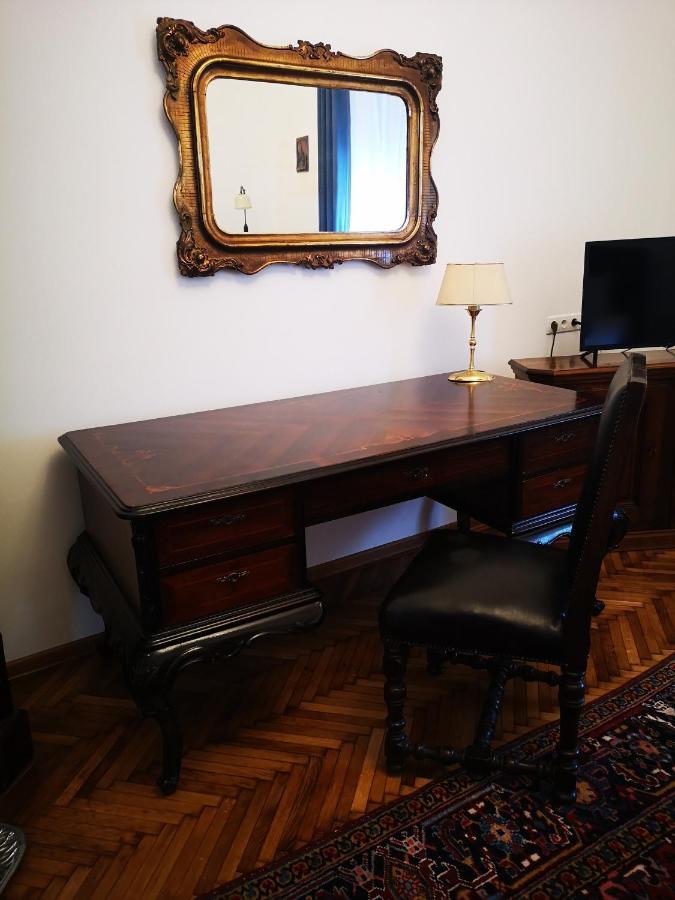 Weisz Apartment-City Center-Free Private Parking,Wifi,Ac Carei Dış mekan fotoğraf